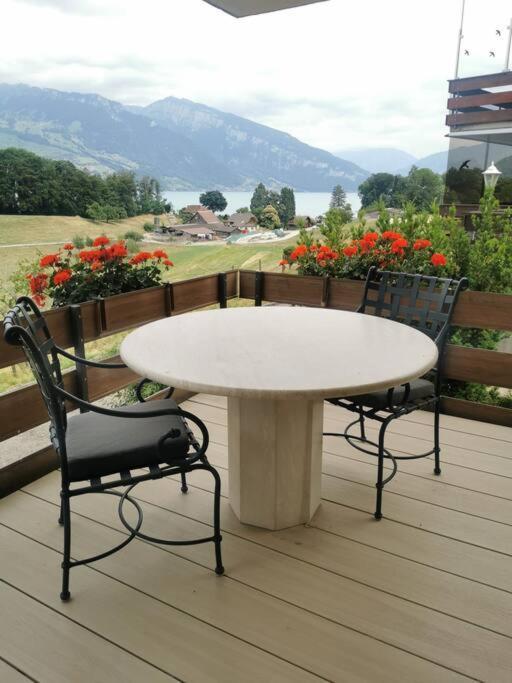 Neb-Thun Einigen, Wohnung Am See Spiez Exterior photo